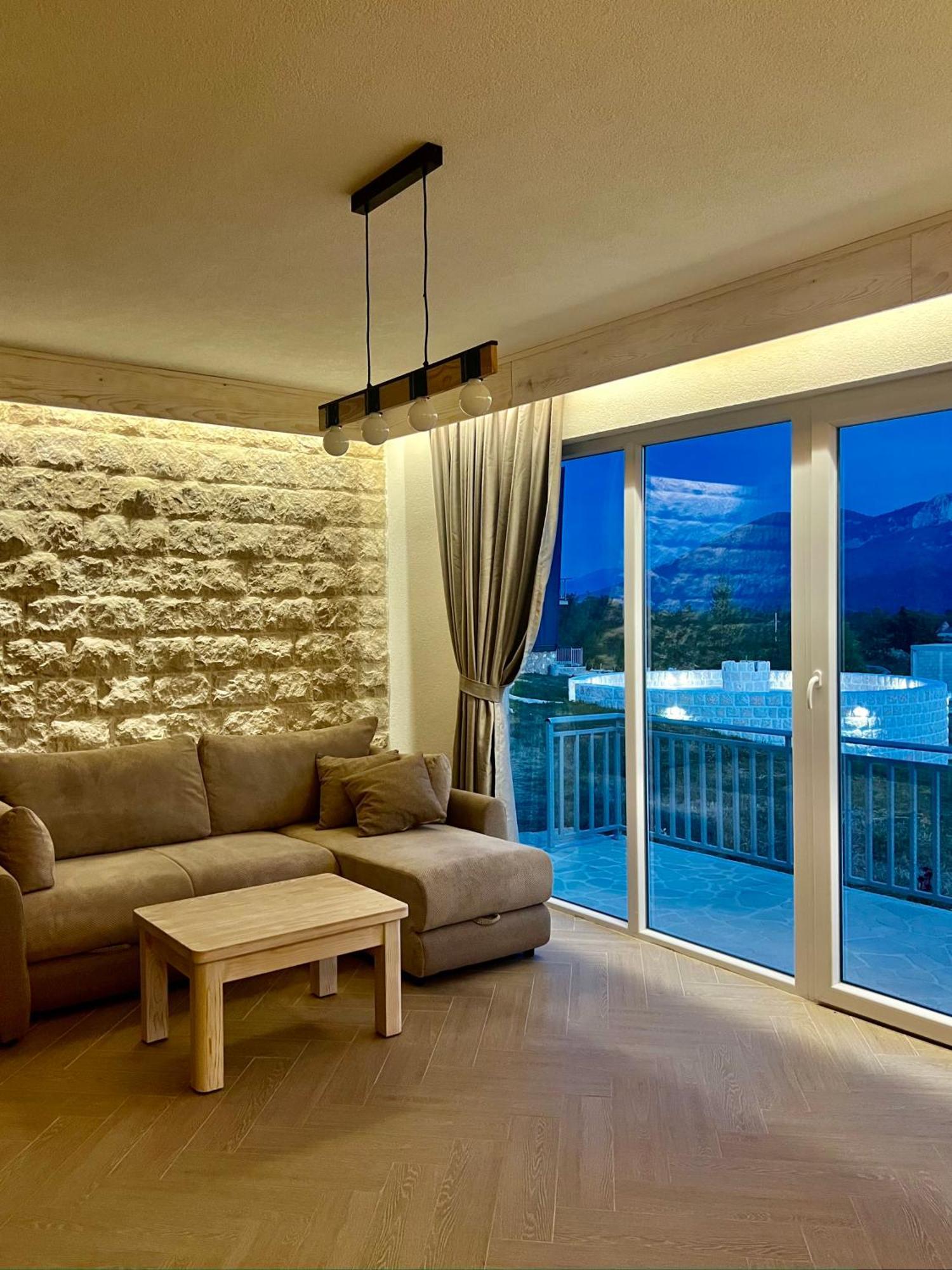 Monte Escape Village *